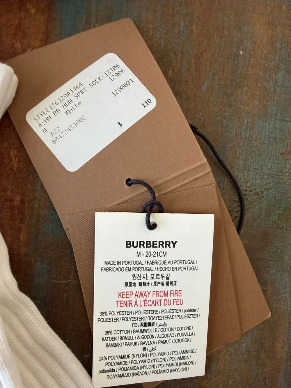 NWT Burberry White Ribbed Ankle Sport Socks size Medium